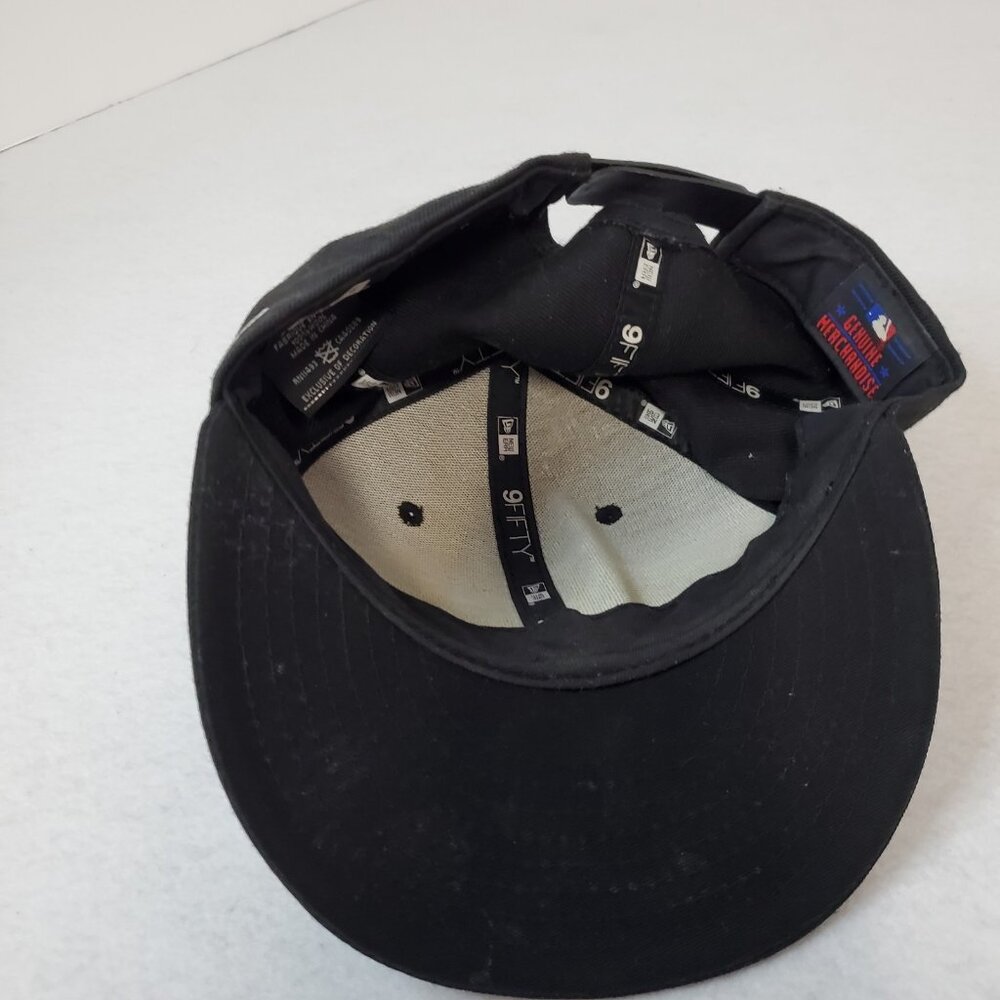 New Era MLB Black & White LA Dodgers 59Fifty Fitted Hat - Picture 10 of 12